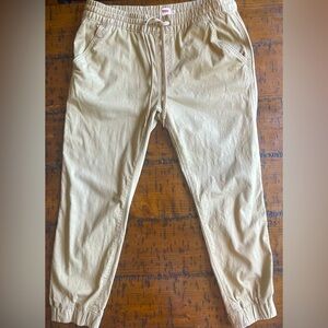 Levi’s Women’s Jet Set Joggers, Size Medium.